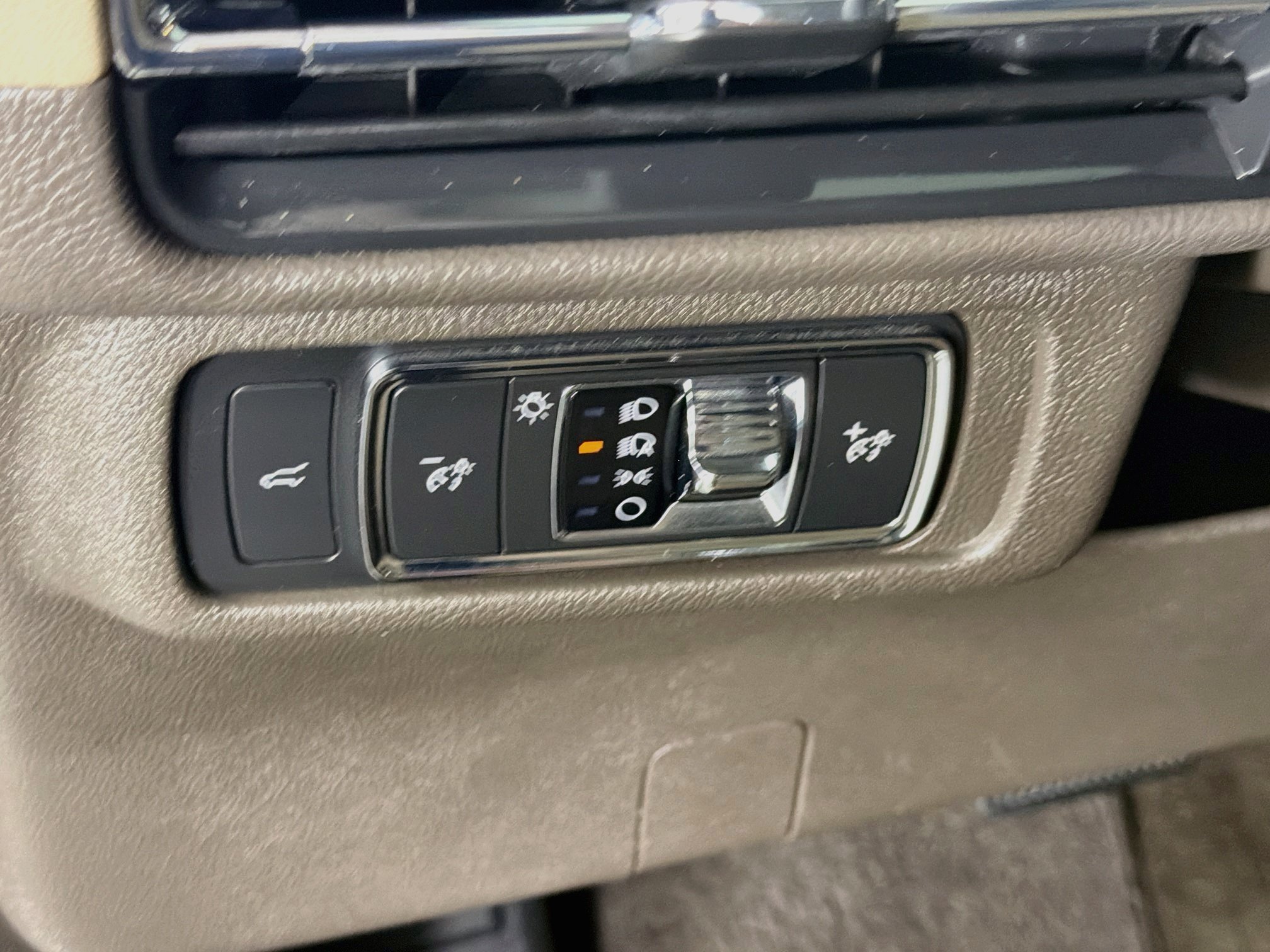 Used 2022 Lincoln Corsair FWD image 17