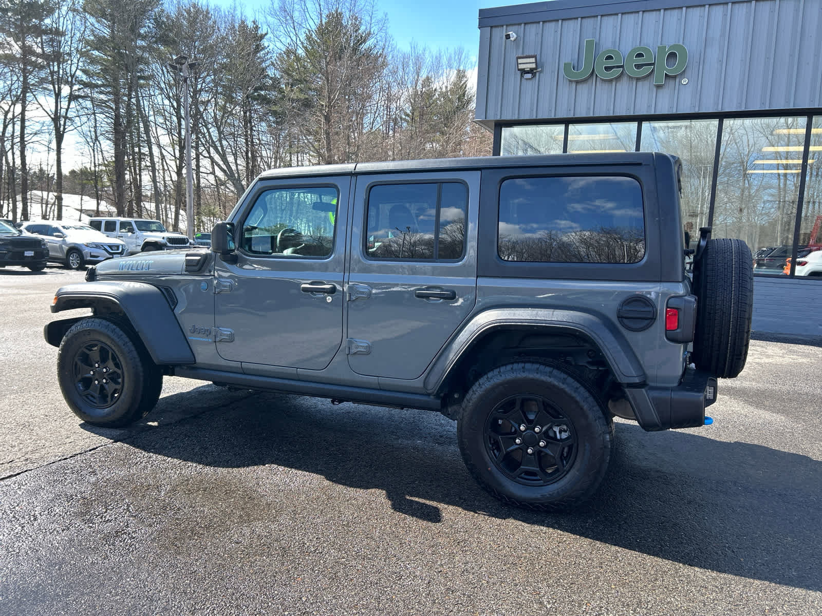 Used 2023 Jeep Wrangler Unlimited w/ Cold Weather Group image 8