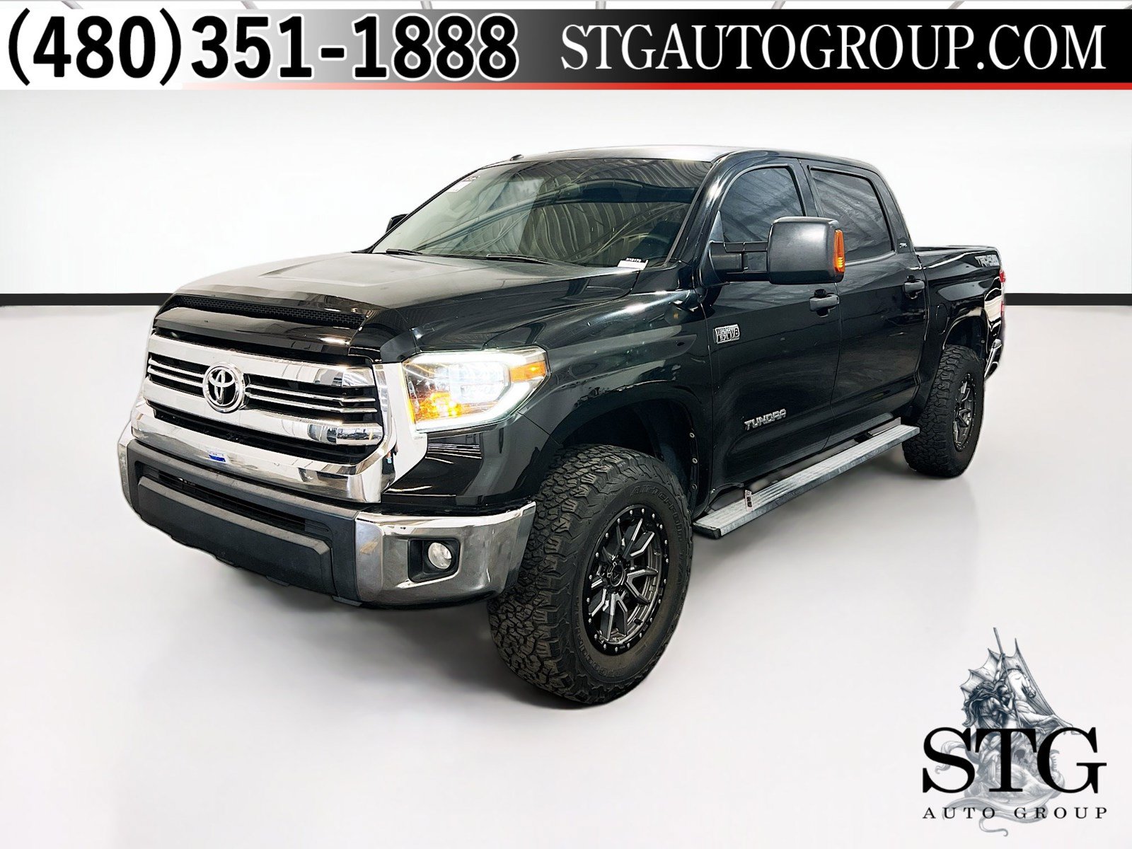 Used 2017 Toyota Tundra SR5 w/ TRD Off Road Package AWD/4WD image 1