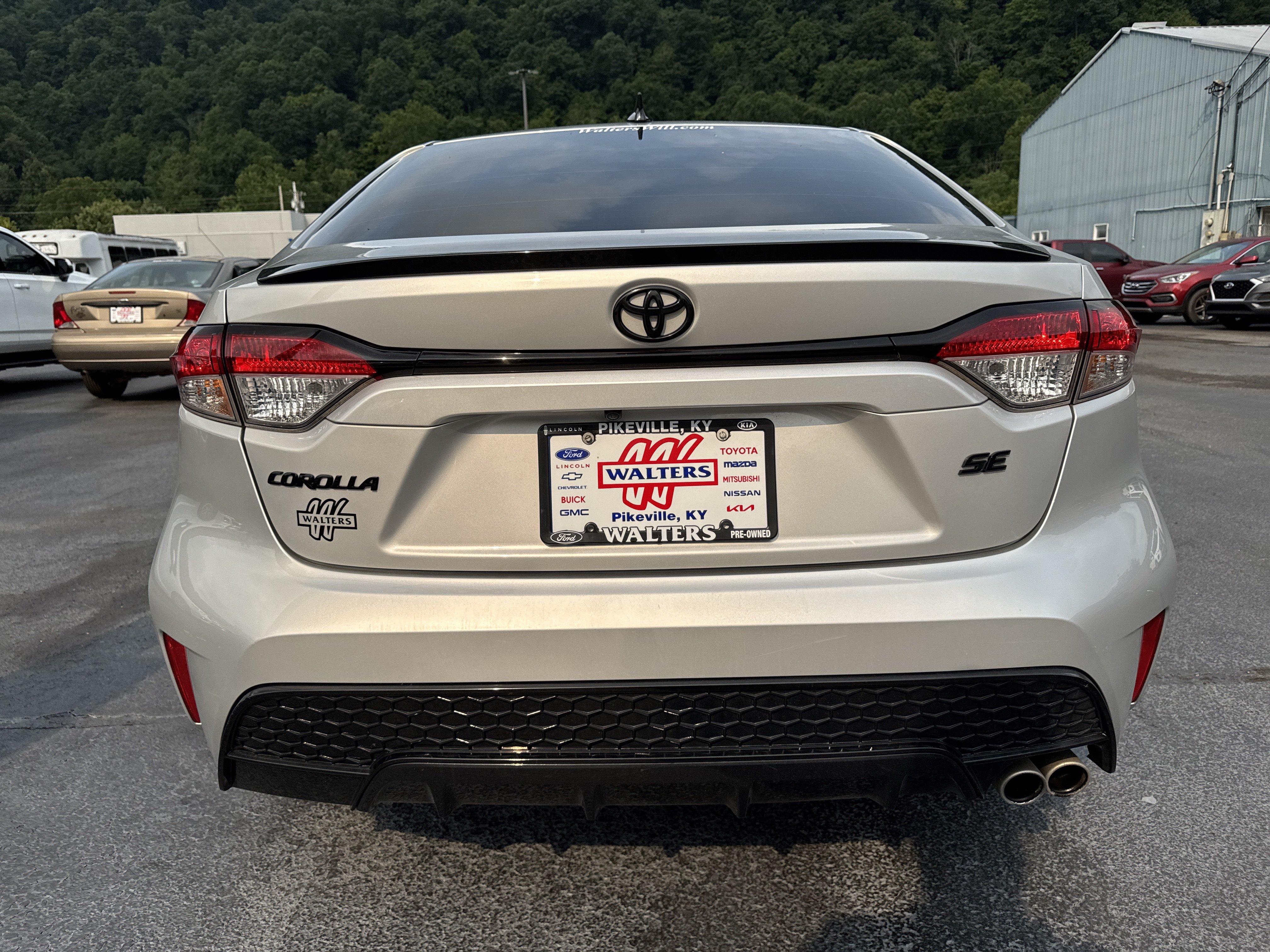 Used 2022 Toyota Corolla SE FWD image 6