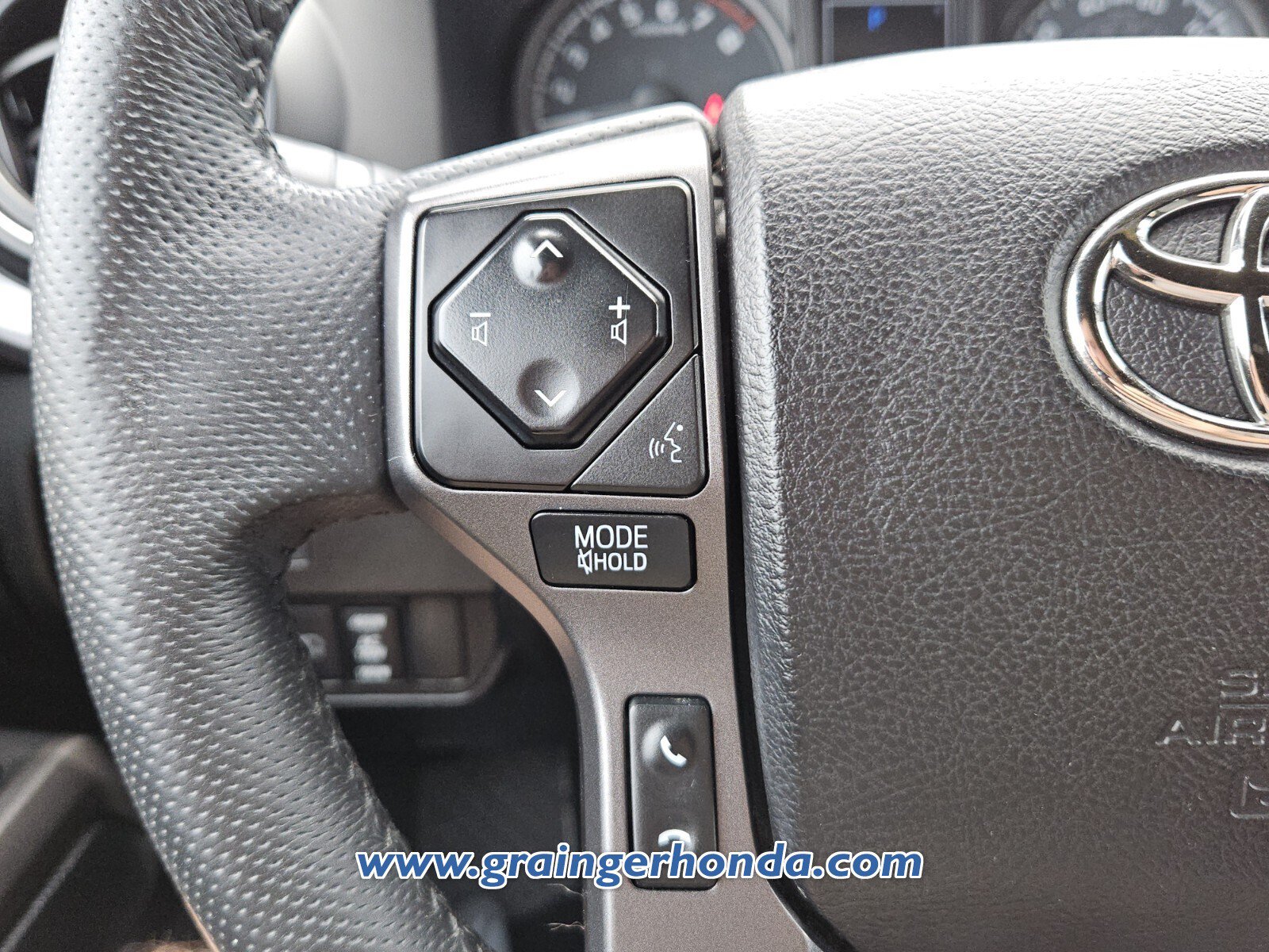 Used 2021 Toyota Tacoma TRD Sport AWD/4WD image 19