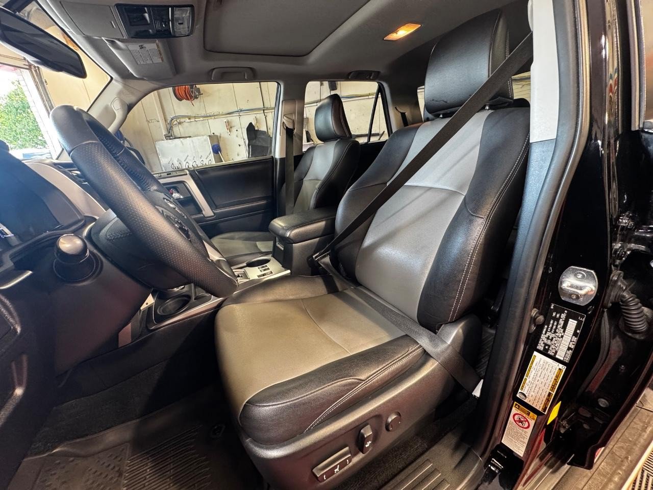 Used 2016 Toyota 4Runner SR5 Premium AWD/4WD image 17