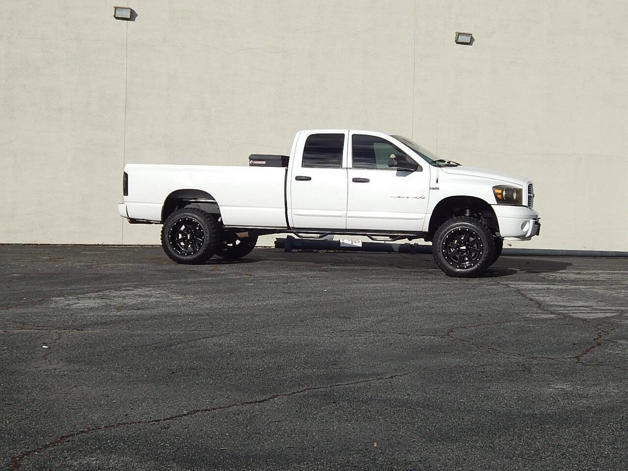 Used 2006 Dodge Ram 2500 Truck SLT image 11