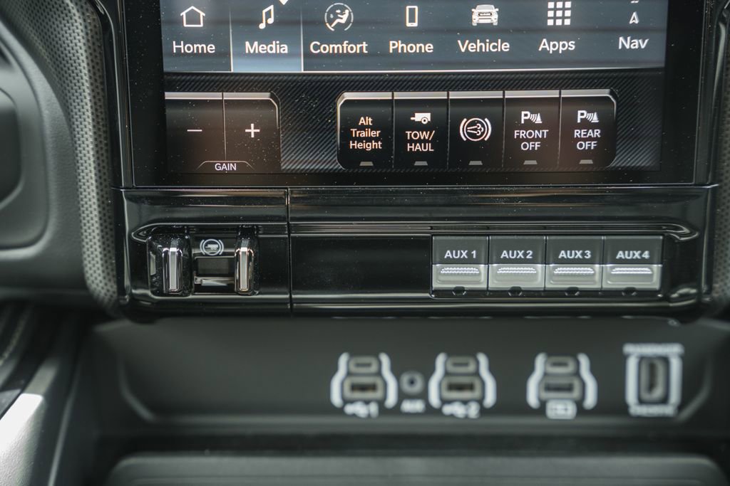 New 2026 RAM 2500 Limited AWD/4WD image 26