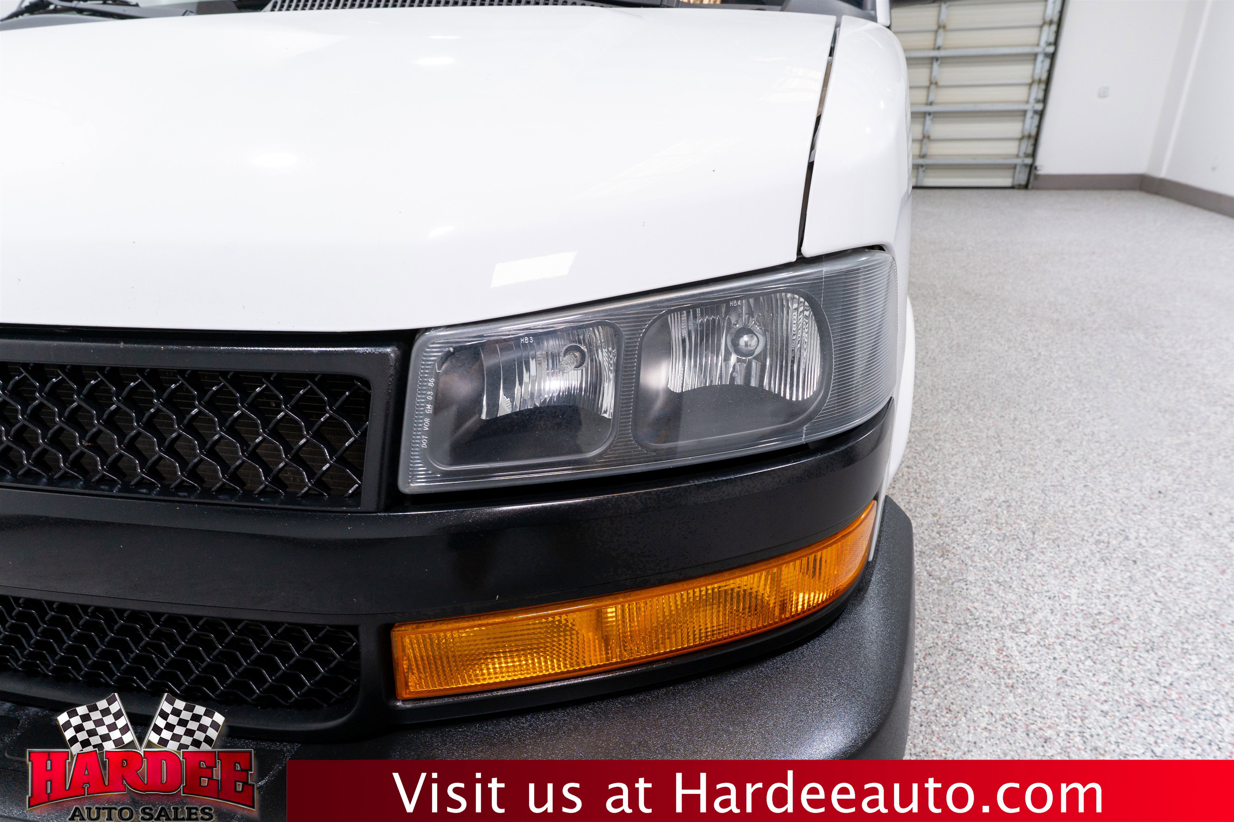 Used 2020 Chevrolet Express 2500 w/ Driver Convenience Package RWD image 8