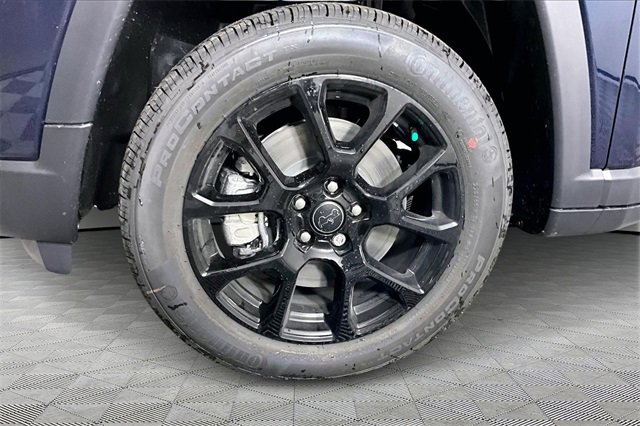 New 2026 Jeep Compass Latitude image 13