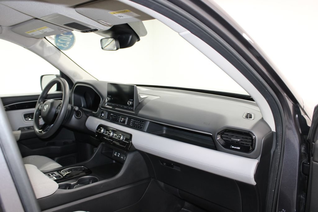 Used 2023 Honda Pilot LX image 27