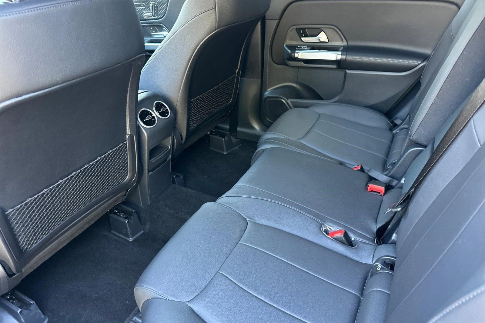 Used 2026 Mercedes-Benz GLB 250 image 24