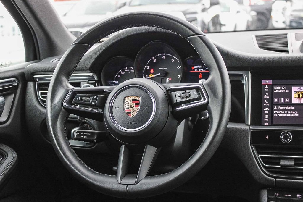 Used 2022 Porsche Macan AWD/4WD image 16