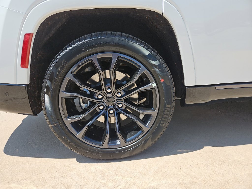 New 2026 Jeep Grand Wagoneer Summit AWD/4WD image 9