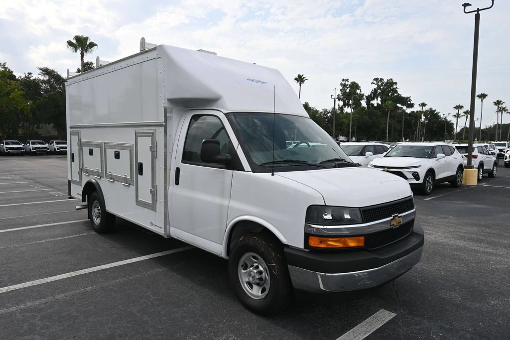 Used 2026 Chevrolet Express 3500 w/ Power Convenience Package RWD image 7