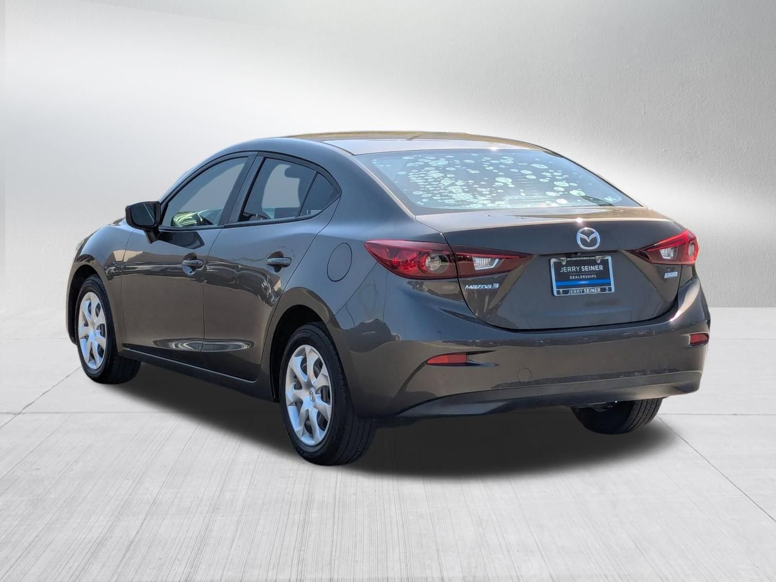 Used 2017 MAZDA MAZDA3 Sport FWD image 3