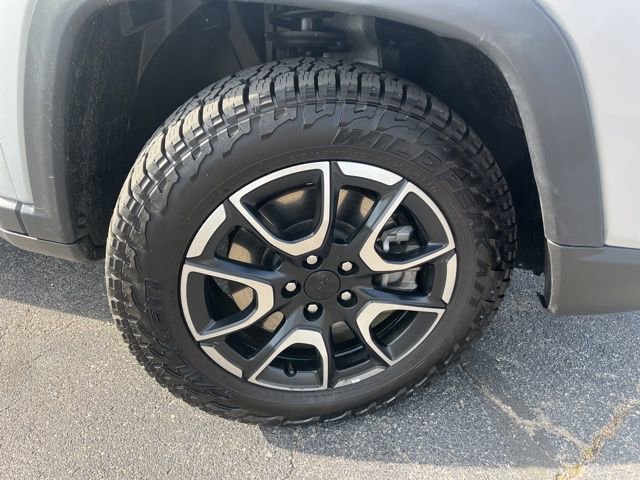 Used 2024 Jeep Compass Trailhawk image 13