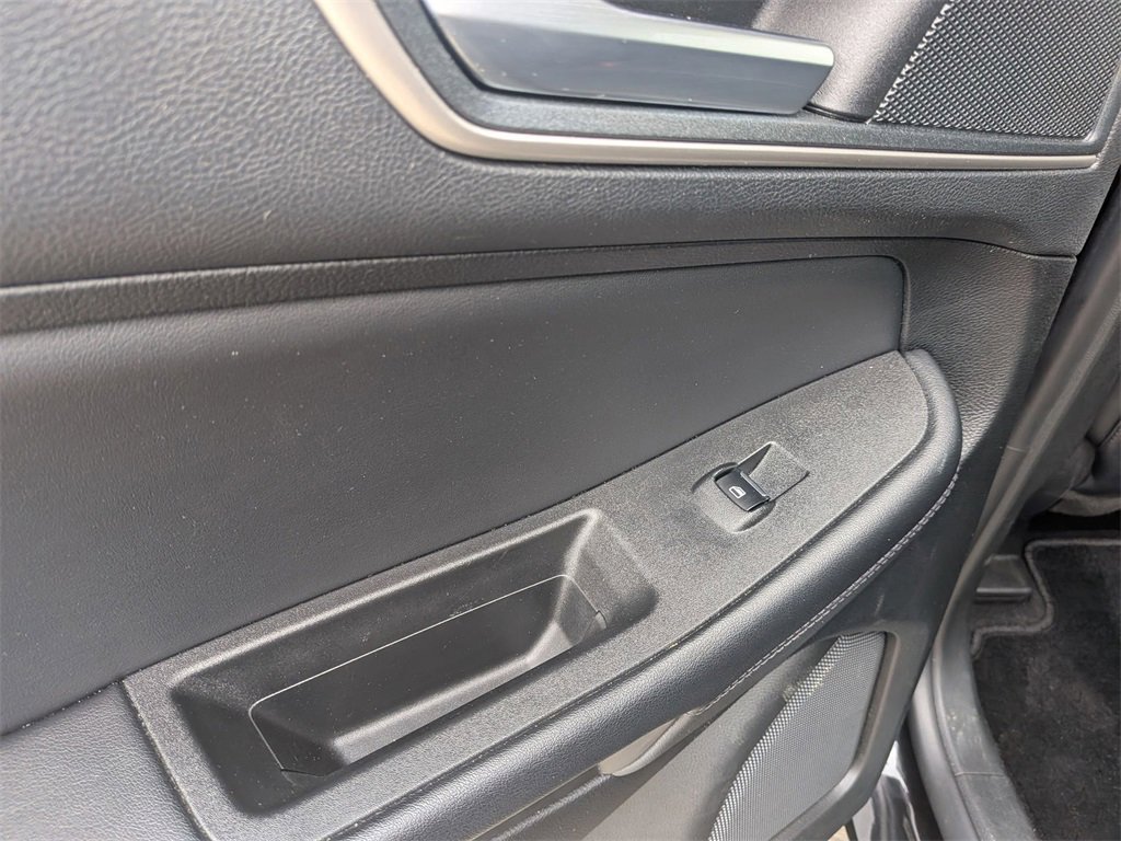 Used 2024 Ford Edge SEL image 24