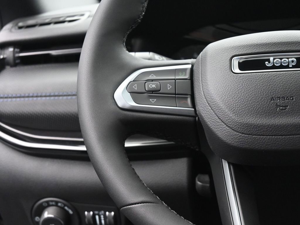 New 2026 Jeep Compass Limited image 30