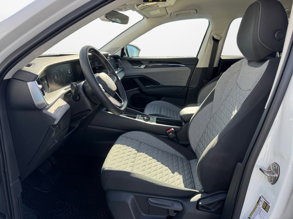 New 2026 Volkswagen Tiguan S FWD image 9