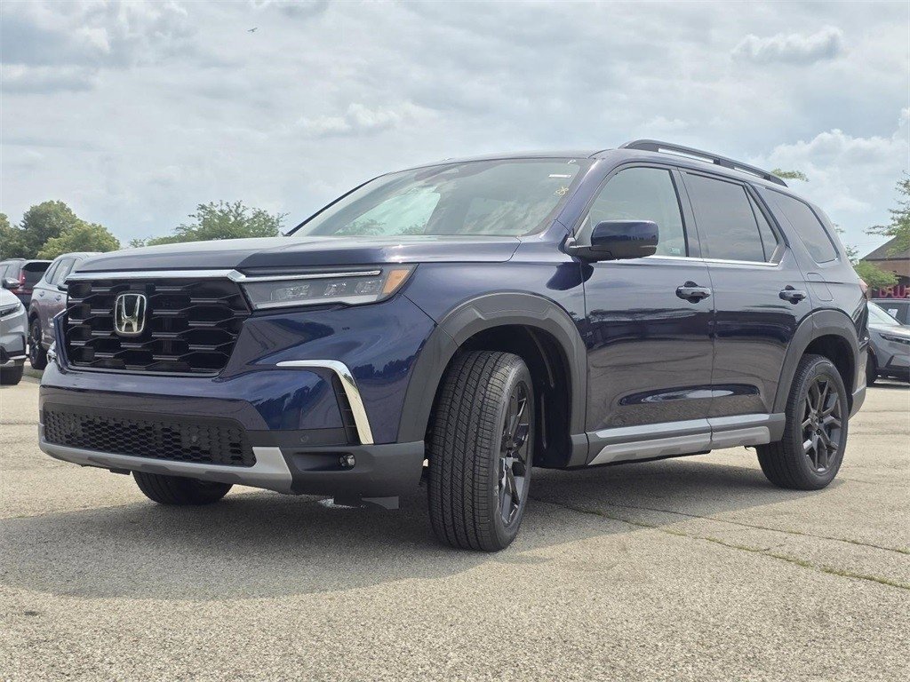 New 2025 Honda Pilot Touring image 13