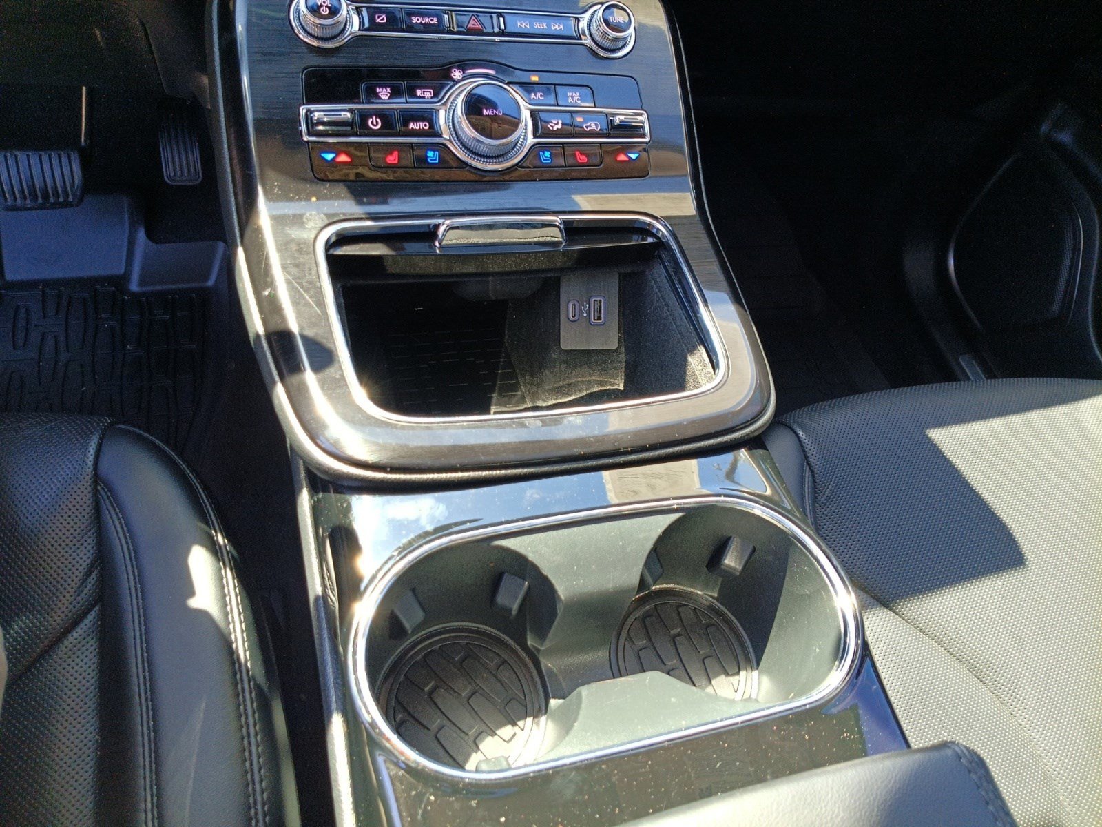 Used 2023 Lincoln Nautilus Reserve w/ Monochromatic Package FWD image 18