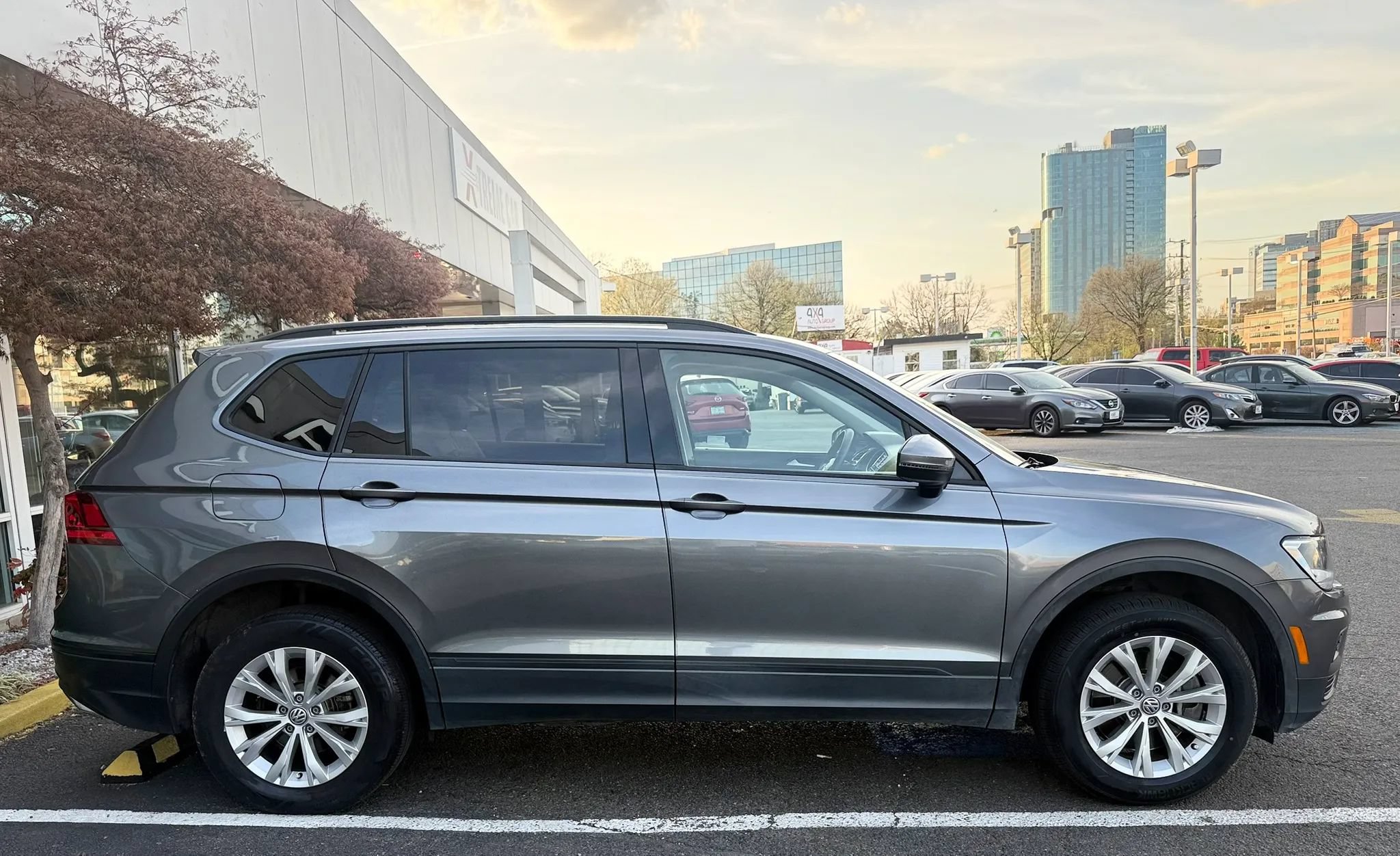 Used 2020 Volkswagen Tiguan S FWD image 7
