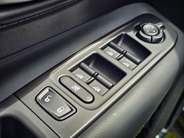 Certified 2022 Jeep Renegade Altitude w/ Convenience Group AWD/4WD image 11