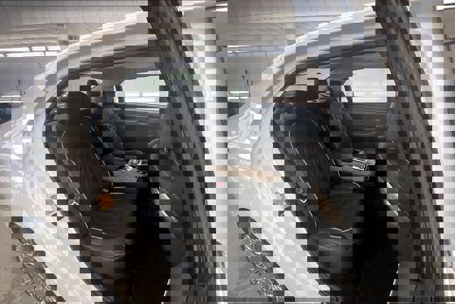 Used 2021 Genesis G90 3.3T Premium image 19