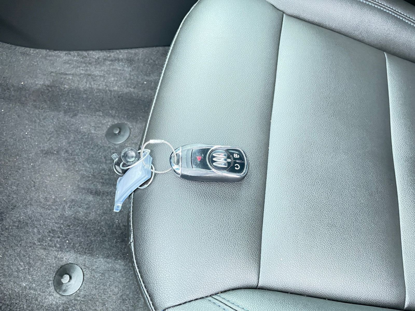 Used 2025 Buick Envista Sport Touring image 22