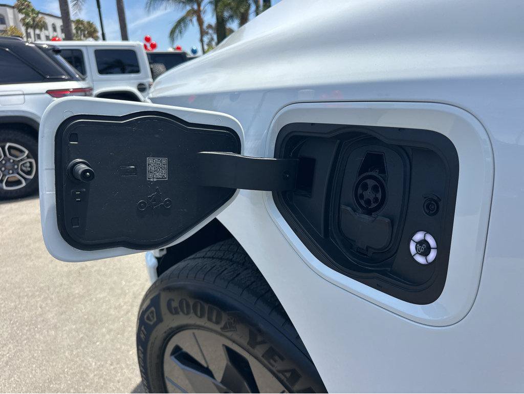 Used 2024 Ford F150 Lightning Flash AWD/4WD image 43
