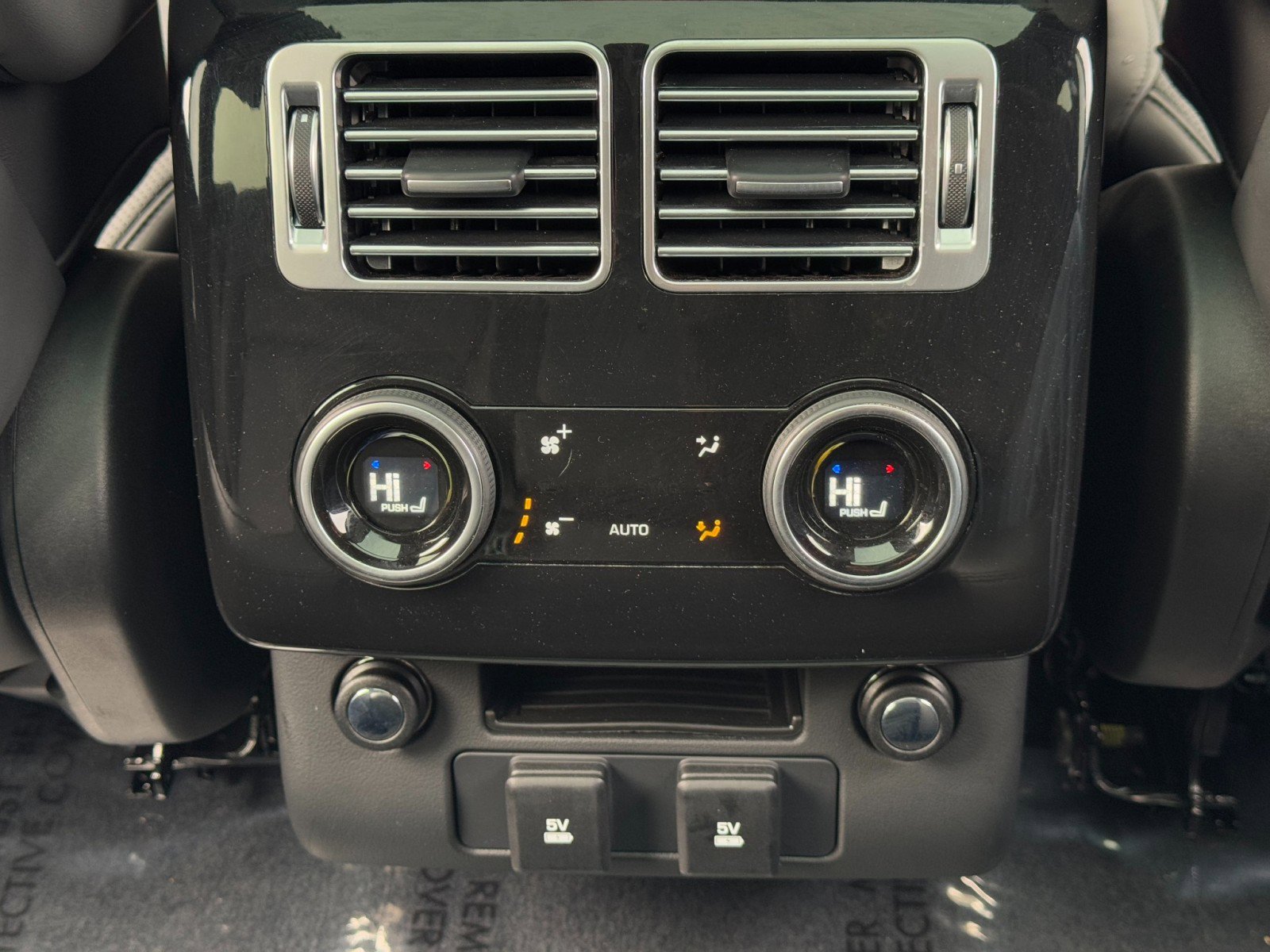 Used 2020 Land Rover Range Rover HSE image 41