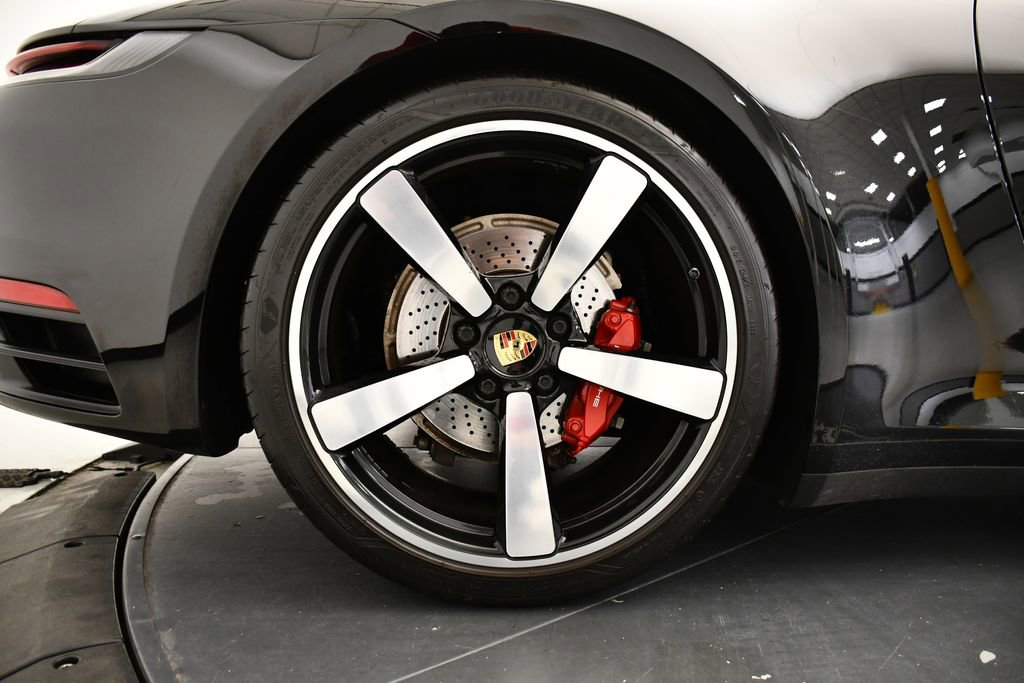 Used 2021 Porsche 911 Carrera image 18