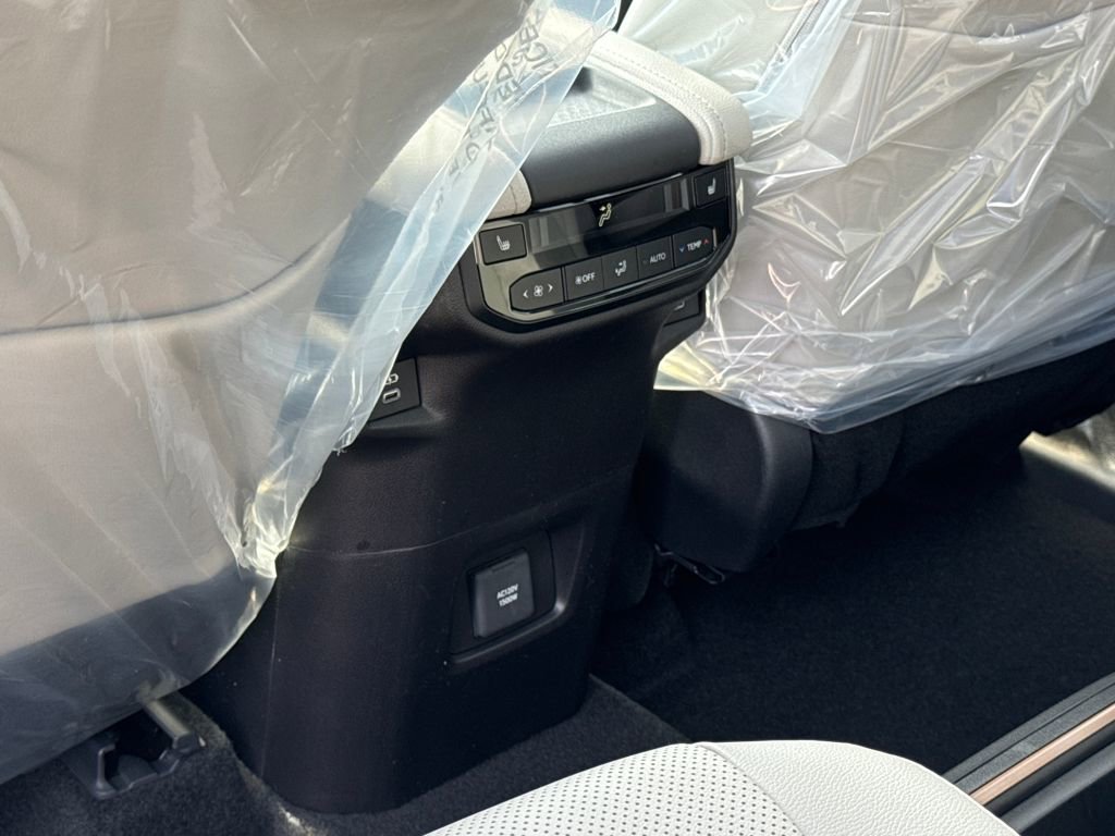 New 2026 Toyota Grand Highlander MAX Limited image 37