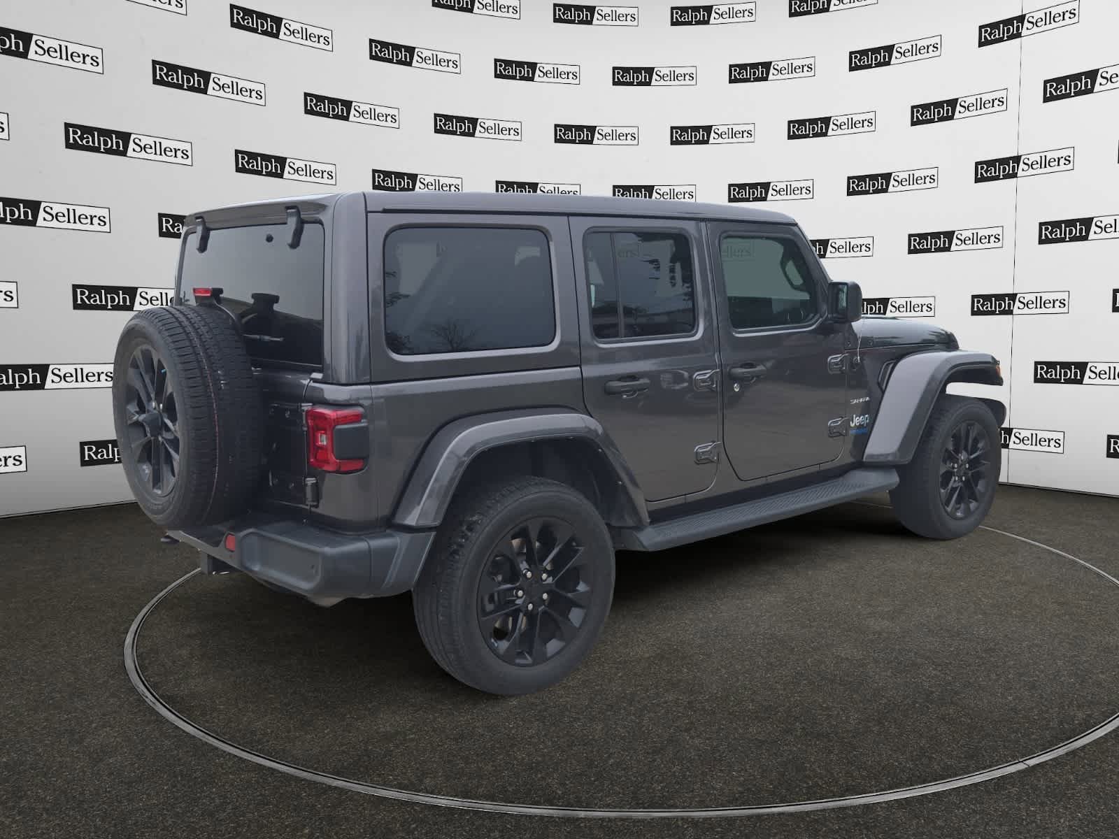 Used 2021 Jeep Wrangler Unlimited Sahara w/ Cold Weather Group AWD/4WD image 6