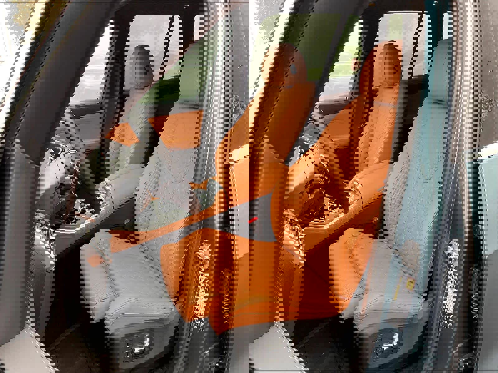 Used 2025 BMW X5 xDrive40i w/ Parking Assistance Package image 24