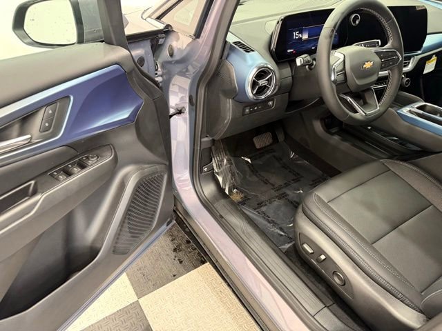 New 2026 Chevrolet Equinox EV LT FWD image 30
