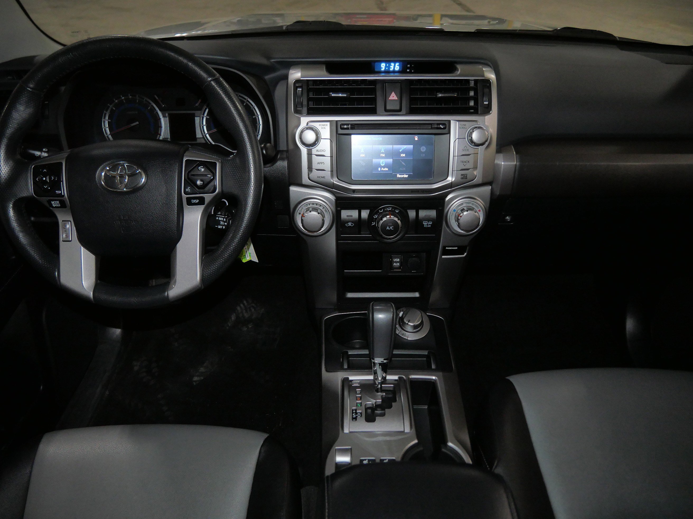 Used 2018 Toyota 4Runner SR5 Premium image 11