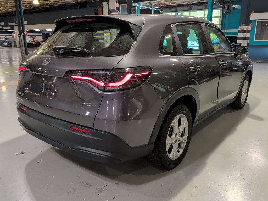 Used 2023 Honda HR-V LX image 9