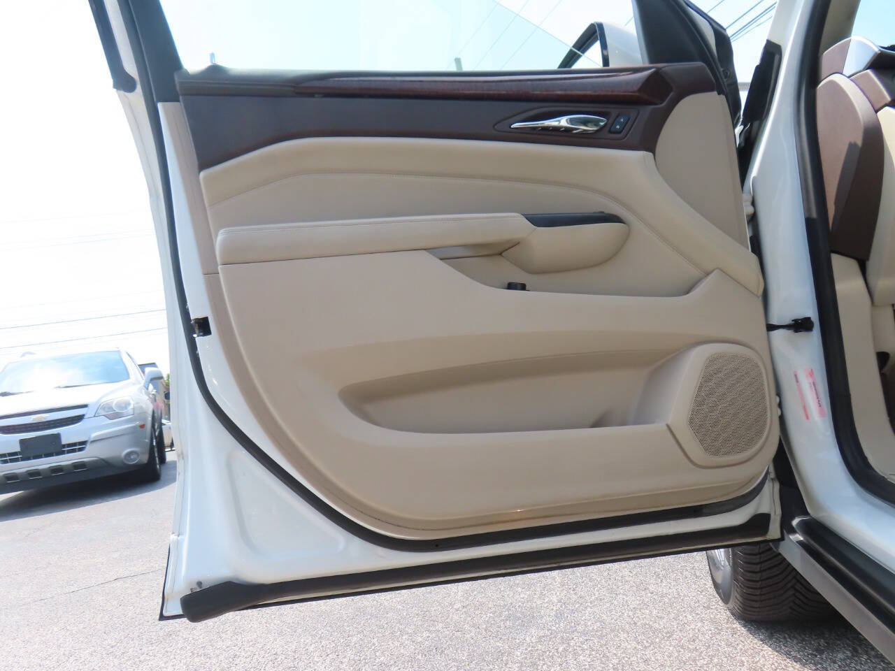 Used 2016 Cadillac SRX Luxury w/ Driver Awareness Package FWD image 35