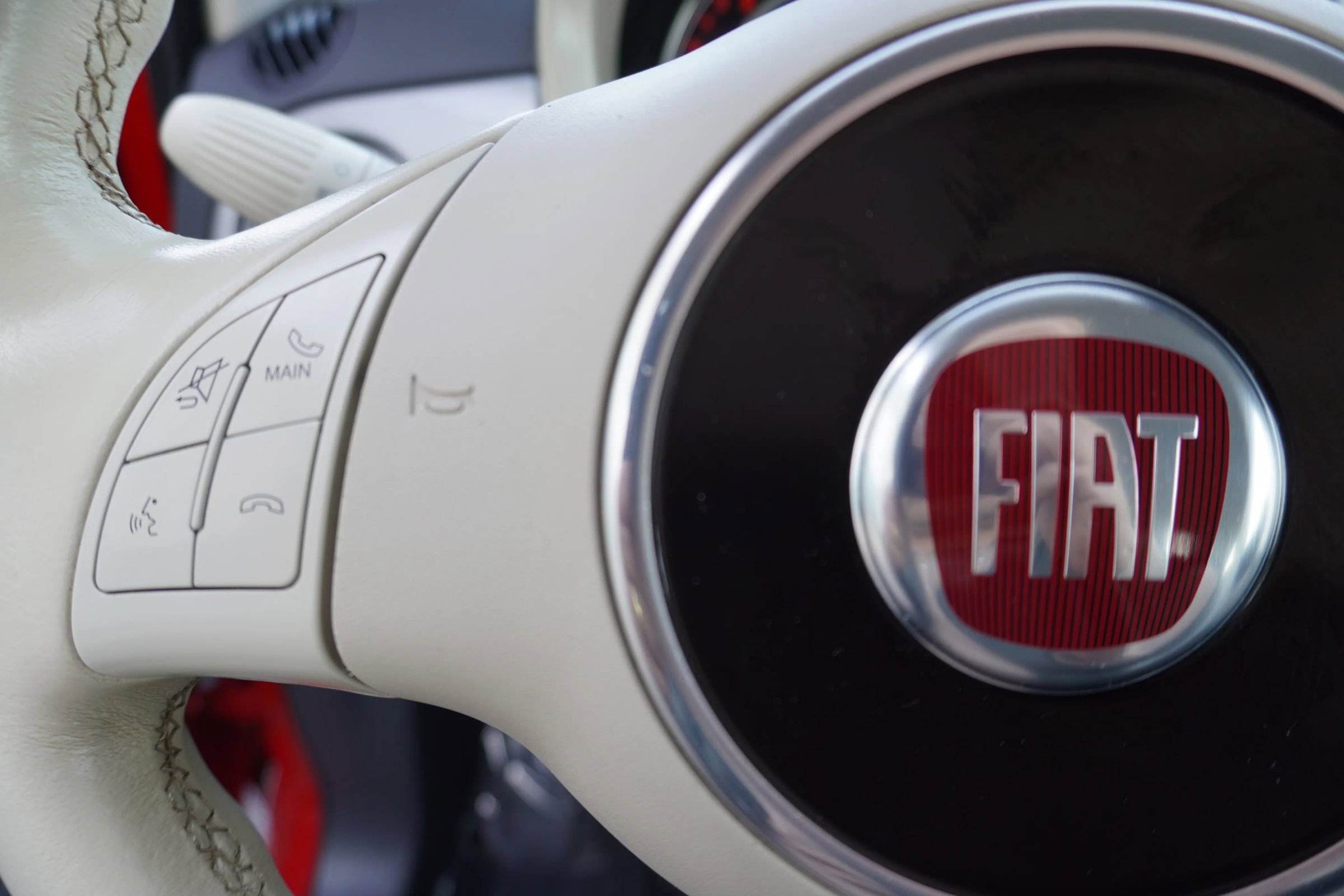 Used 2018 FIAT 500 Pop image 17