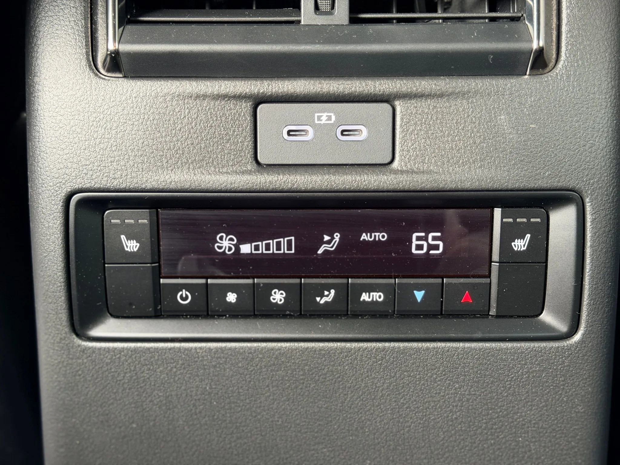 Used 2025 MAZDA CX-90 3.3 Turbo w/ Premium Plus Pkg image 24