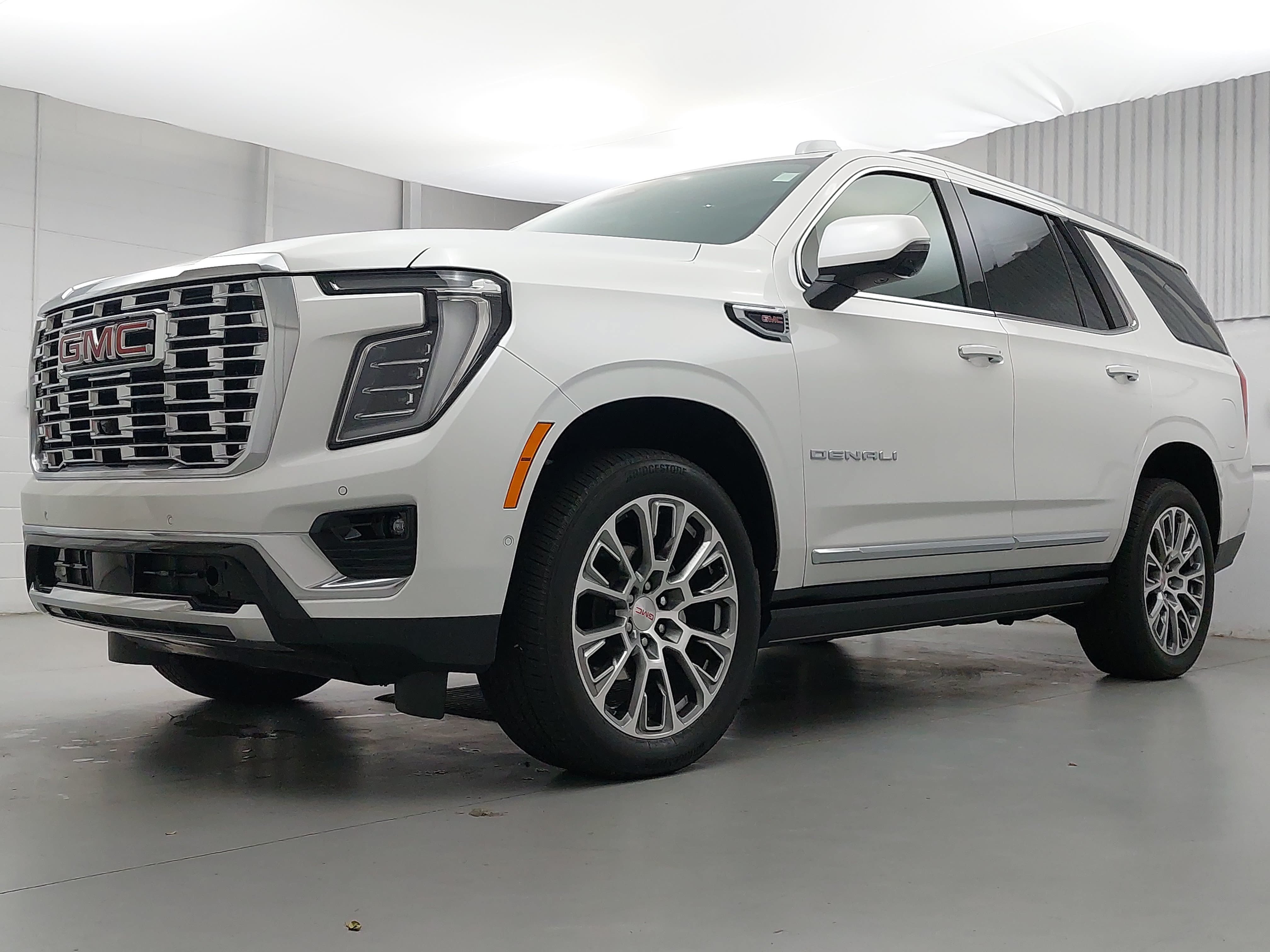 Used 2025 GMC Yukon Denali w/ Sun & Power Step Package