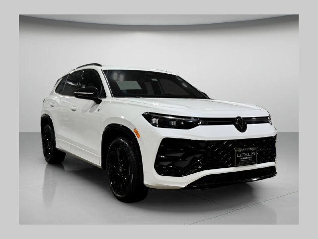 Used 2026 Volkswagen Tiguan SE R-Line