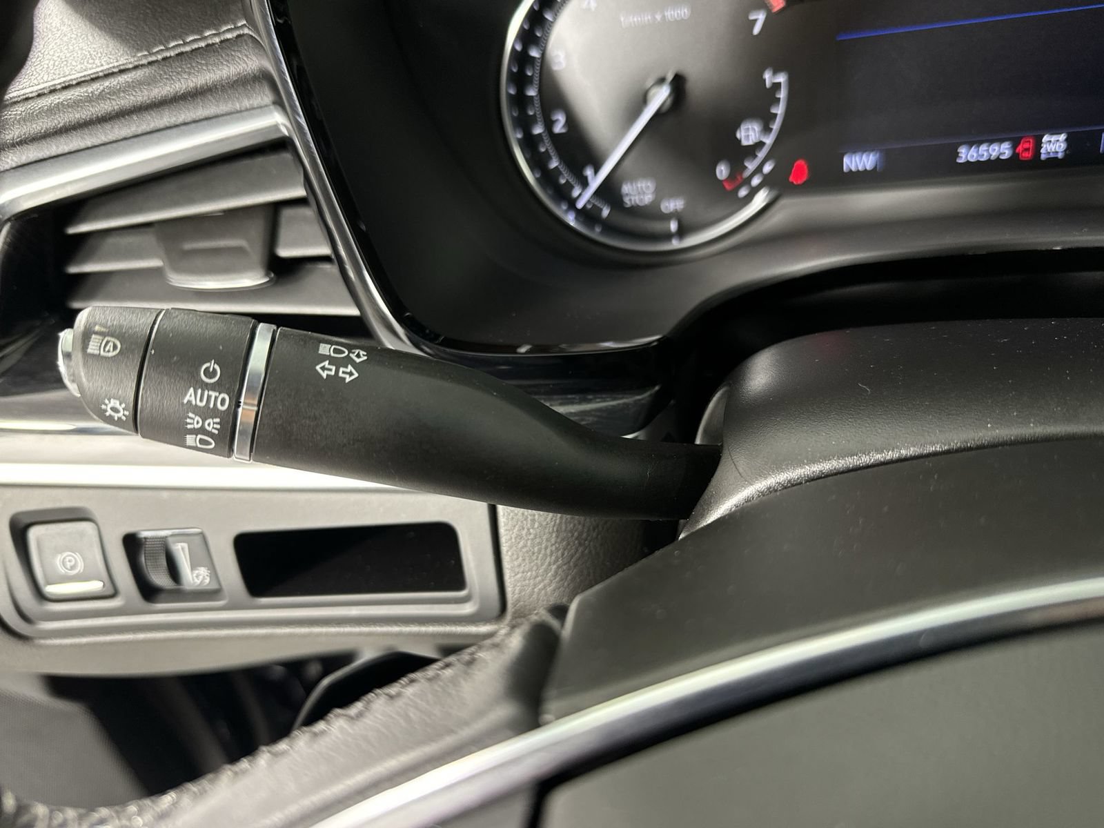 Used 2022 Cadillac XT5 Premium Luxury AWD/4WD image 16