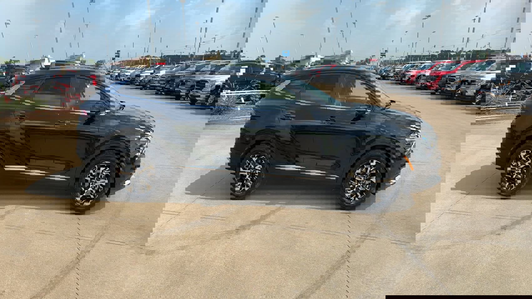 Used 2024 Kia Sportage EX image 9