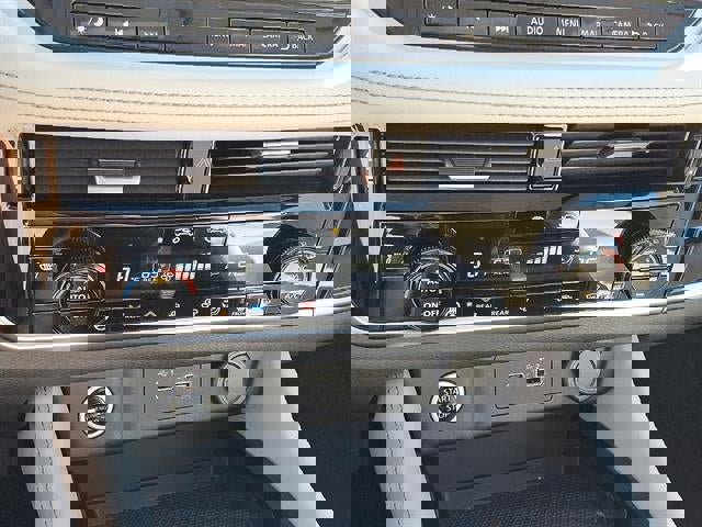 Used 2022 Nissan Rogue SL w/ SL Premium Package image 17