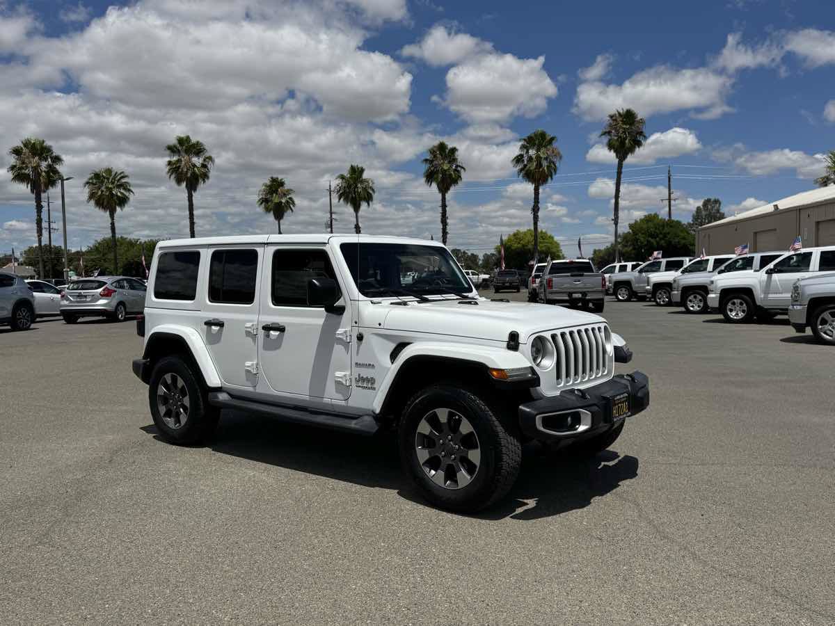 Used 2018 Jeep Wrangler Unlimited Sahara w/ LED Lighting Group AWD/4WD image 2