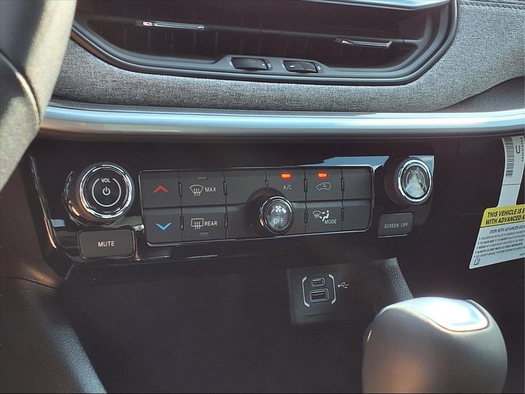 New 2026 Jeep Compass Latitude image 15