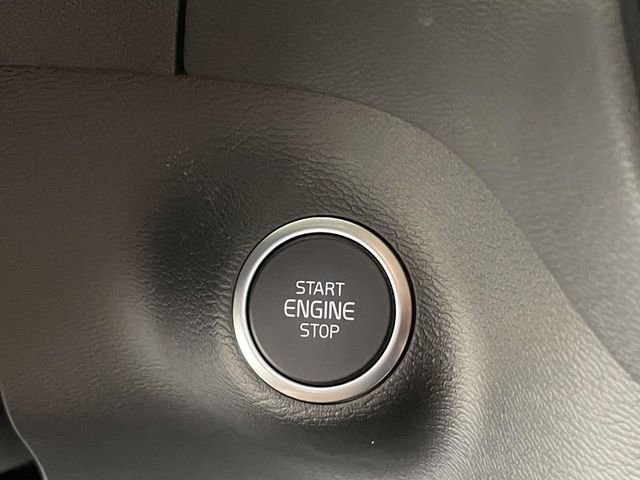 Used 2026 Volvo XC40 B5 Plus w/ Protection Package Premier image 31