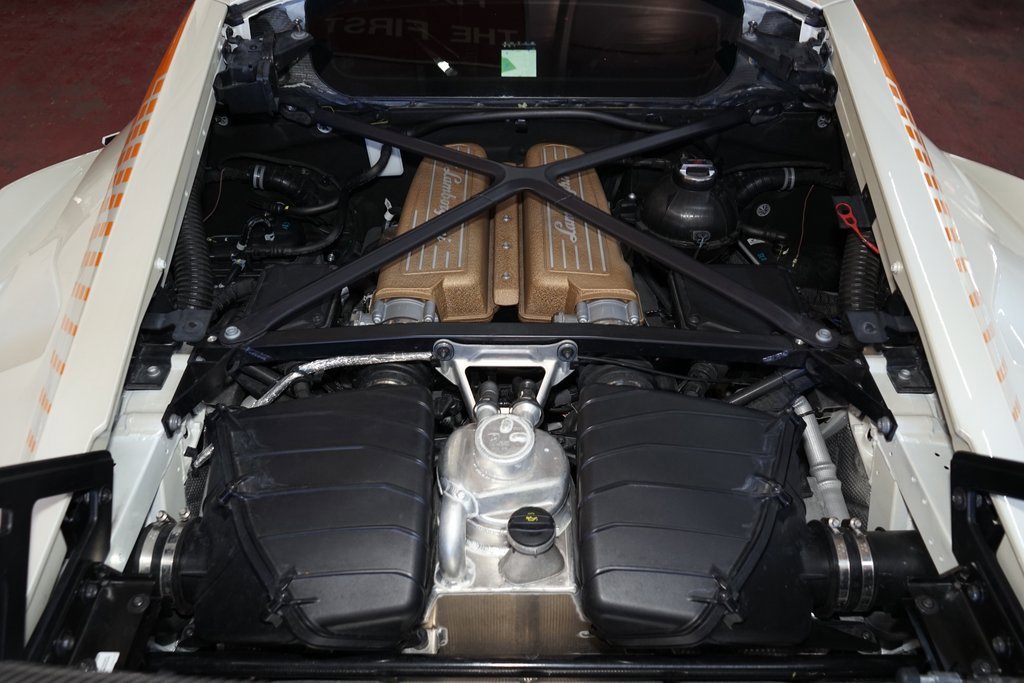 Used 2022 Lamborghini Huracan STO image 33