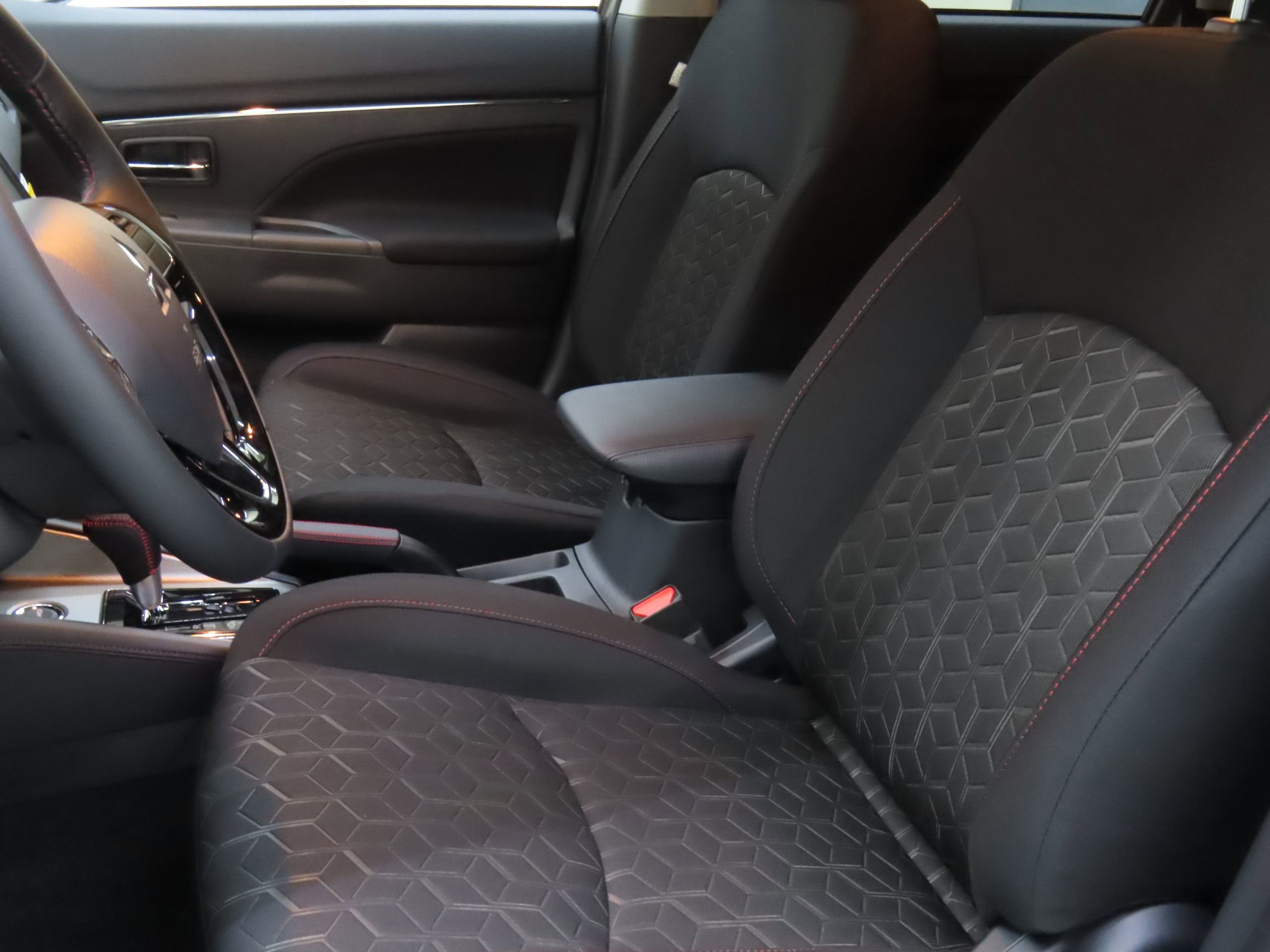 New 2025 Mitsubishi Outlander Sport LE image 7