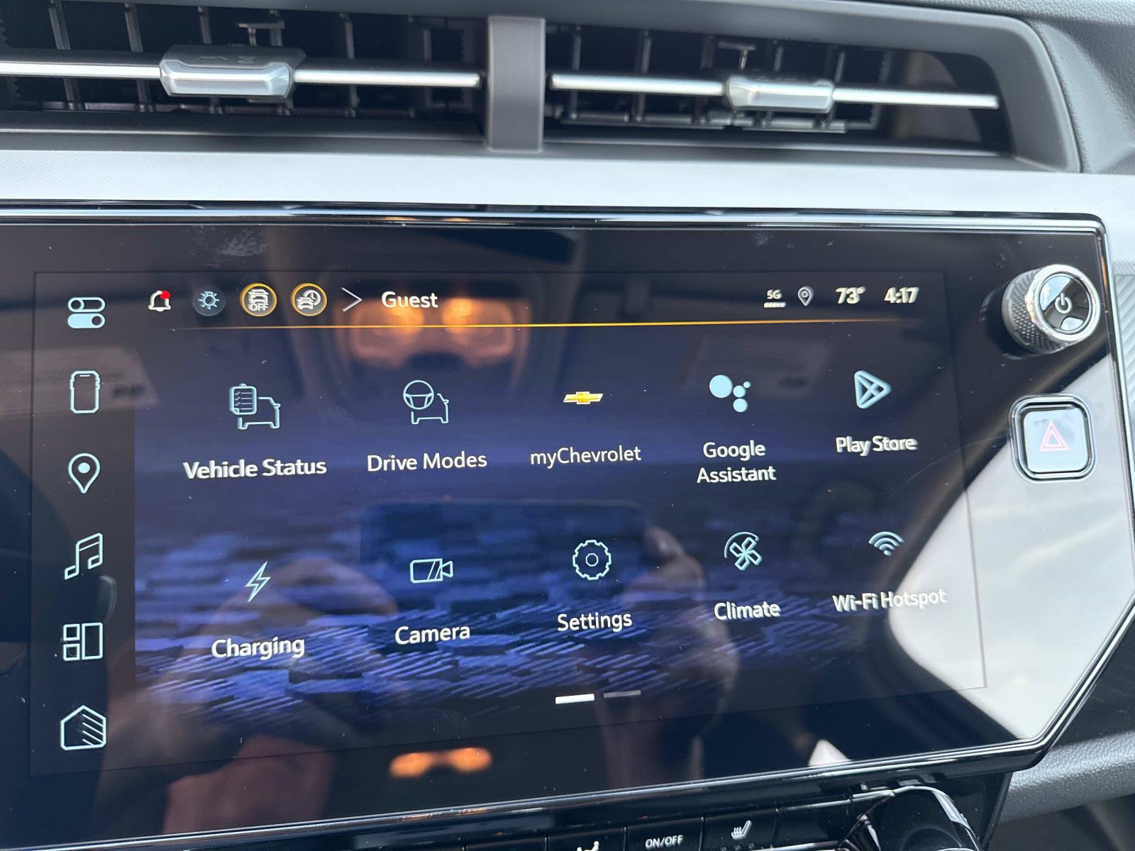 New 2027 Chevrolet Bolt LT w/ Comfort Package FWD image 23