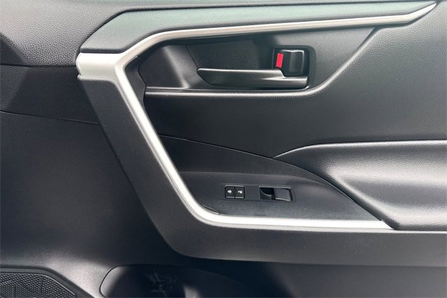 Used 2023 Toyota RAV4 LE image 22